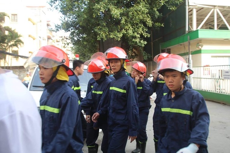 Hình ảnh mới nhất vụ cháy Nhà máy bóng đèn, phích nước Rạng Đông ảnh 14