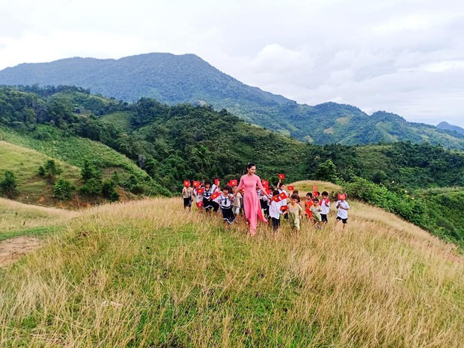 Xúc động lễ khai giảng 2 cô giáo 34 trò trên vùng cao Nam Trà My ảnh 7