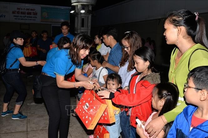 Tạo điều kiện cho thiếu nhi đón Tết Trung thu vui tươi và ý nghĩa ảnh 2