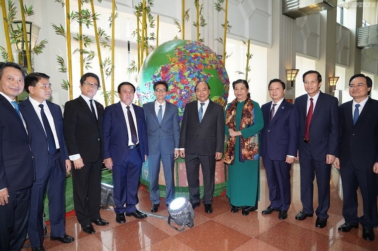 Thủ tướng Nguyễn Xuân Phúc tham dự và chủ trì Hội nghị toàn quốc về phát triển bền vững 2019 ảnh 3