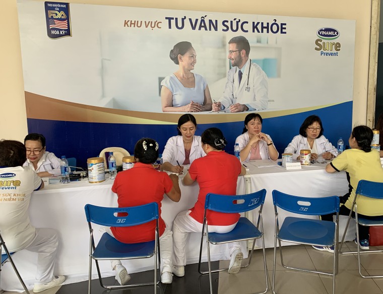 Vinamilk tổ chức nhiều hoạt động ý nghĩa cho người cao tuổi cả nước ảnh 5