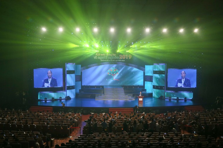 Thủ tướng: Mỗi tin nhắn, một tấm lòng ảnh 1