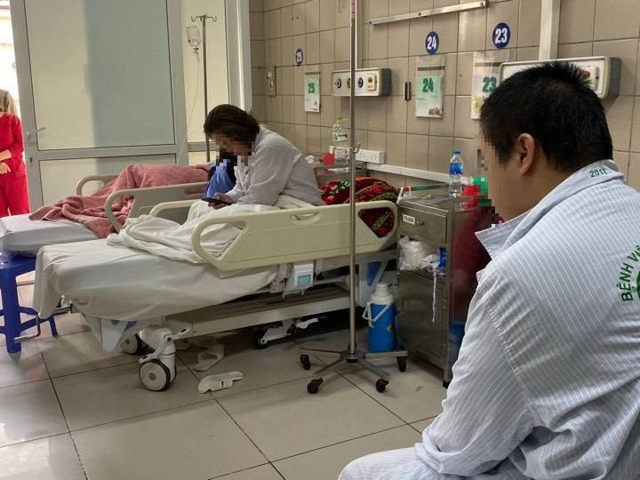 Cuối năm, gia tăng bệnh nhân ngộ độc do uống quá nhiều rượu ảnh 1