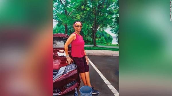 Đại học treo tranh nhân viên bảo vệ, người nấu ăn trong trường để tôn vinh ảnh 2