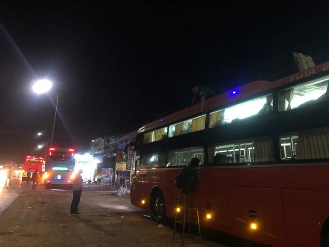 Khách hoảng loạn vì cả chục xe giường nằm bị ném đá trong đêm ảnh 4