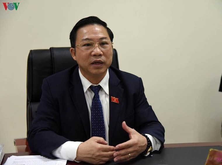 Bộ GD-ĐT dùng 400 tỷ làm SGK để ‘đuổi theo’ xã hội hóa là lãng phí ảnh 1