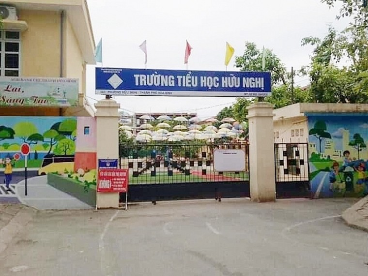 Phụ huynh vào trường hành hung học sinh lớp 1 bị tạm giữ hình sự ảnh 2