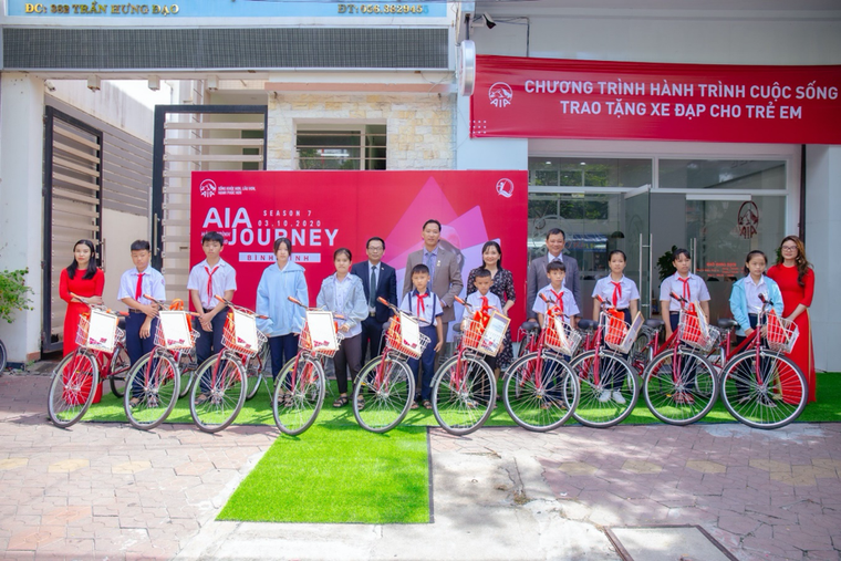 Bảo hiểm Nhân thọ AIA đồng hành 100% cùng khách hàng ảnh 3