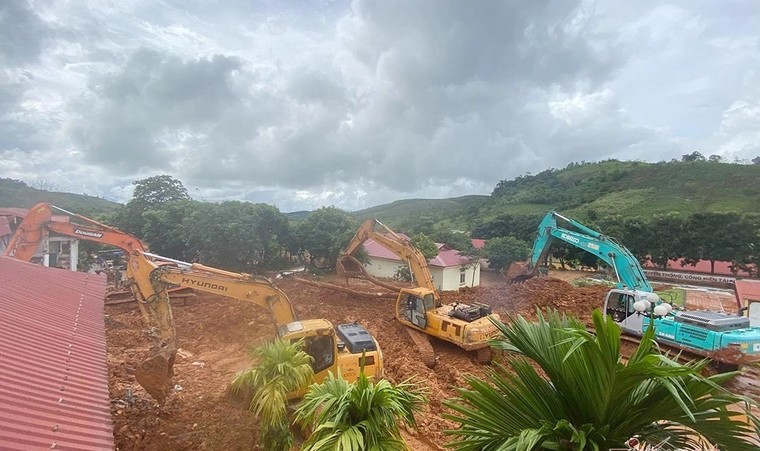 Đã tìm thấy thi thể của 12 chiến sỹ Đoàn 337 bị vùi lấp ảnh 1