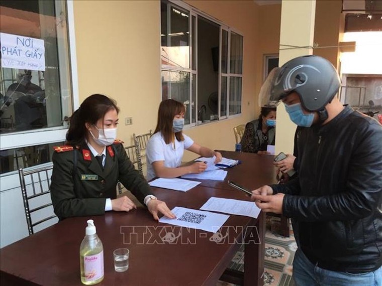 Chú trọng phòng dịch tại nhà máy, công sở, trường học ảnh 2