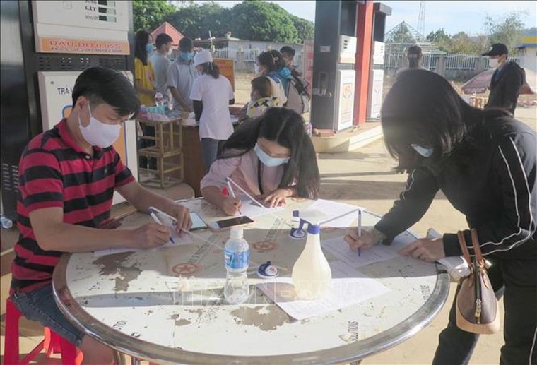 Chú trọng phòng dịch tại nhà máy, công sở, trường học ảnh 3