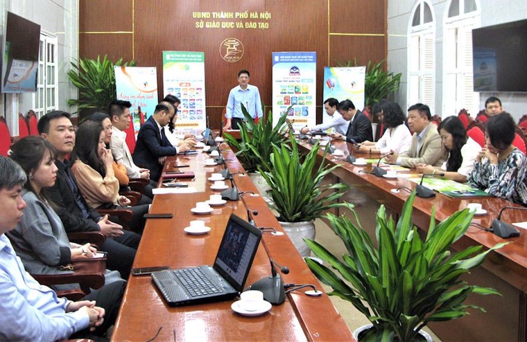 Hơn 16.000 giáo viên lớp 6 của Hà Nội tiếp cận sách giáo khoa mới ảnh 1