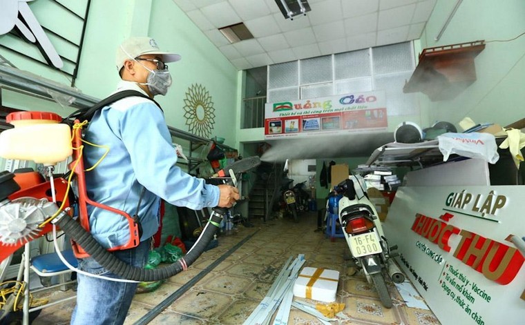 Đề phòng nguy cơ 'dịch chồng dịch' khi thời tiết chuyển mùa hè ảnh 1