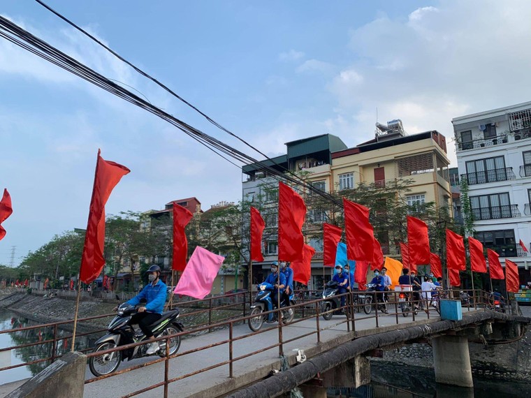 Đoàn phường Thịnh Liệt phát huy vai trò xung kích, góp phần vào thành công cho cuộc bầu cử ảnh 1