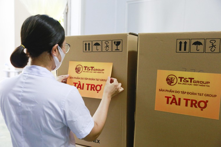 T&T Group trao tặng trê 25 tỷ đồng thiết bị, vật tư y tế cho TP Cần Thơ chống dịch COVID-19 ảnh 1