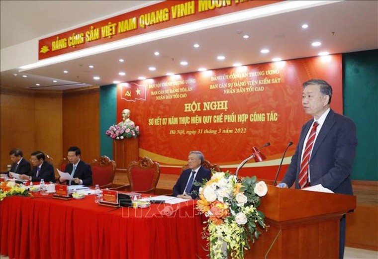 Nâng cao hiệu quả công tác nội chính, phòng chống tham nhũng, tiêu cực và cải cách tư pháp ảnh 3