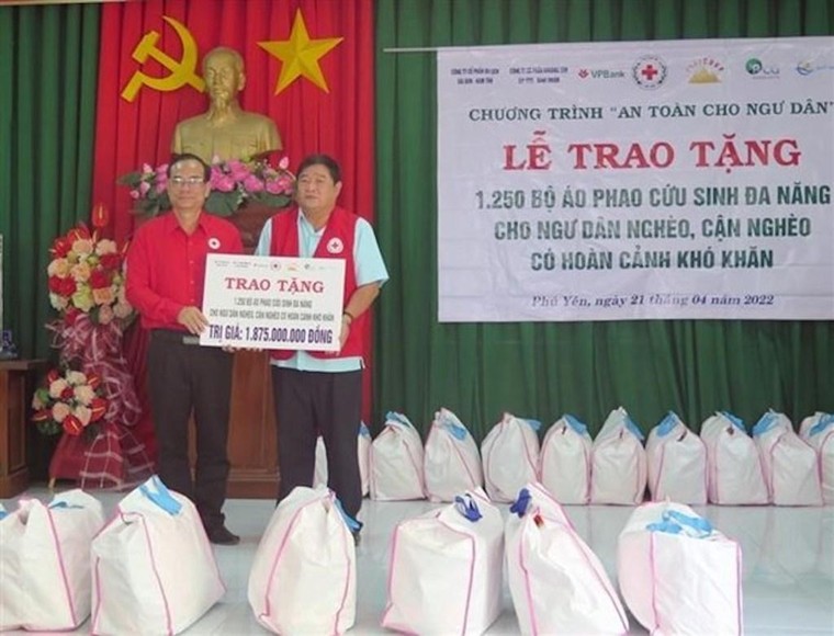 Tháng Nhân đạo năm 2022: Hướng về ngư dân nghèo và trẻ em nghèo, khuyết tật ảnh 1