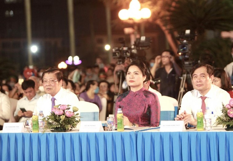 Chương trình nghệ thuật 'Người mẹ Làng Sen': Lời tri ân với thân mẫu của Chủ tịch Hồ Chí Minh ảnh 1