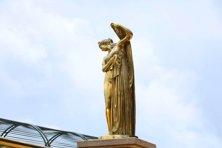 5 tác phẩm điêu khắc đặc biệt nhất tại Thác Thần Mặt Trời ở Bà Nà Hills ảnh 4