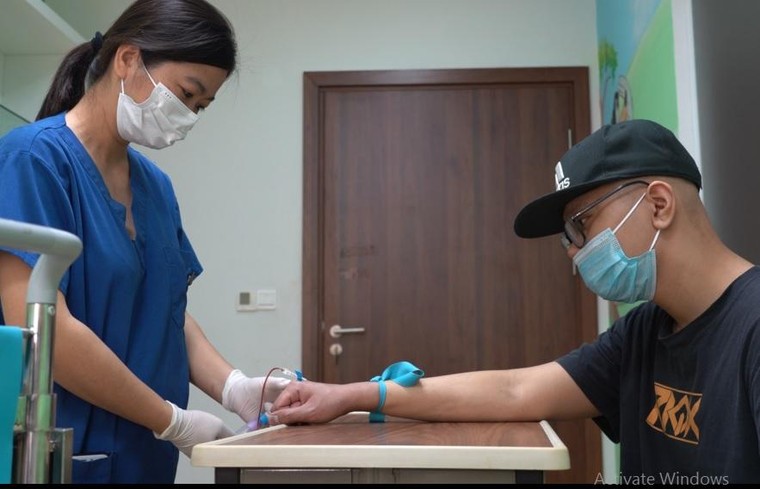 Bị ung thư lympho giai đoạn cuối, vượt ‘cửa tử’ ngoạn mục nhờ ghép tế bào gốc ảnh 1