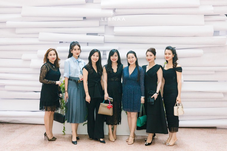 Sao Việt tề tựu tại sự kiện thời trang đậm chất thu Hà Nội của Hoa Mộc Lâm ảnh 1