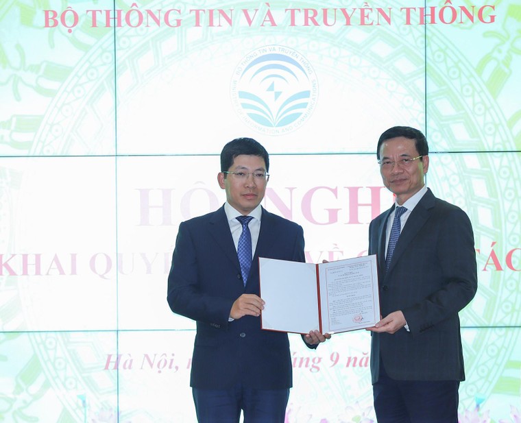 Bộ TT&TT điều động và bổ nhiệm cán bộ tại nhiều đơn vị ảnh 3