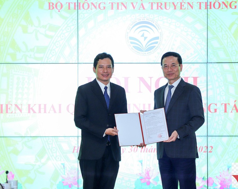 Bộ TT&TT điều động và bổ nhiệm cán bộ tại nhiều đơn vị ảnh 4