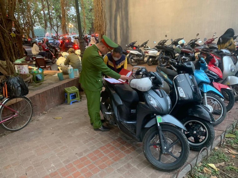 Quận Hoàn Kiếm kiên quyết xử lý nghiêm vi phạm an ninh trật tự dịp Tết Quý Mão 2023 ảnh 2