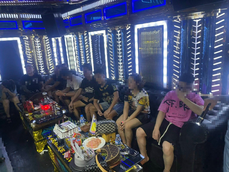 Quận Hoàn Kiếm: Chính quyền ‘gặp khó’ trong việc xử lý quán karaoke trái phép? ảnh 1