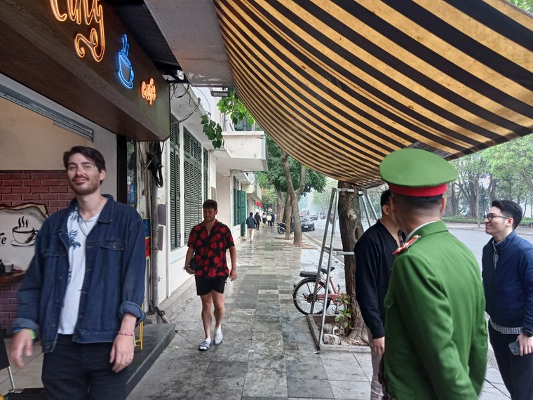 Quận Hoàn Kiếm: Tích cực tuyên truyền nâng cao ý thức người dân xây dựng văn minh đô thị ảnh 1