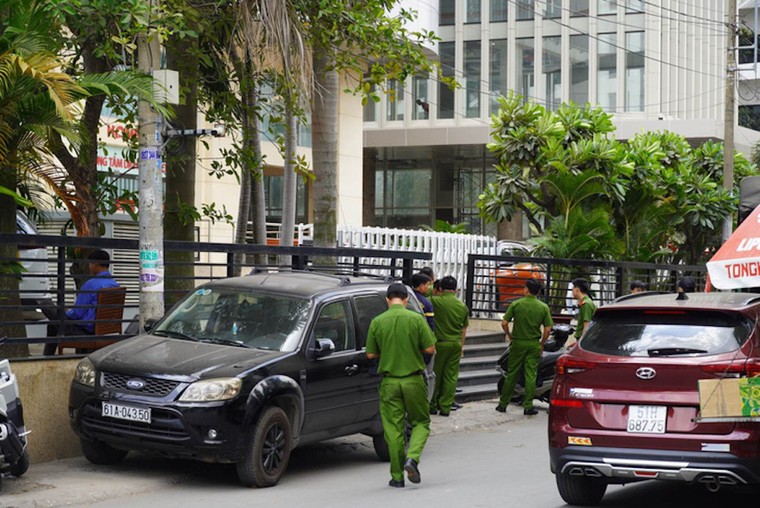 TP.HCM: Hàng trăm cảnh sát kiểm tra Công ty Tài chính Home Credit Việt Nam ảnh 1