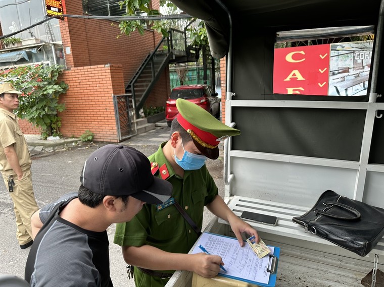 Quận Đống Đa: Quyết tâm giữ vững thành quả xây dựng và giữ gìn trật tự đô thị ảnh 3