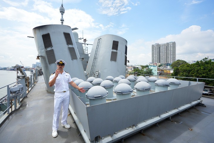 Hai tàu hải quân Hoàng Gia New Zealand thăm hữu nghị Việt Nam ảnh 2