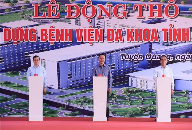 Chủ tịch nước Võ Văn Thưởng dâng hương tại Khu di tích Quốc gia đặc biệt Tân Trào ảnh 2