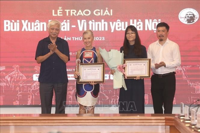Giải thưởng Bùi Xuân Phái 2023: Vinh danh NSND Đặng Nhật Minh với Giải thưởng Lớn ảnh 2