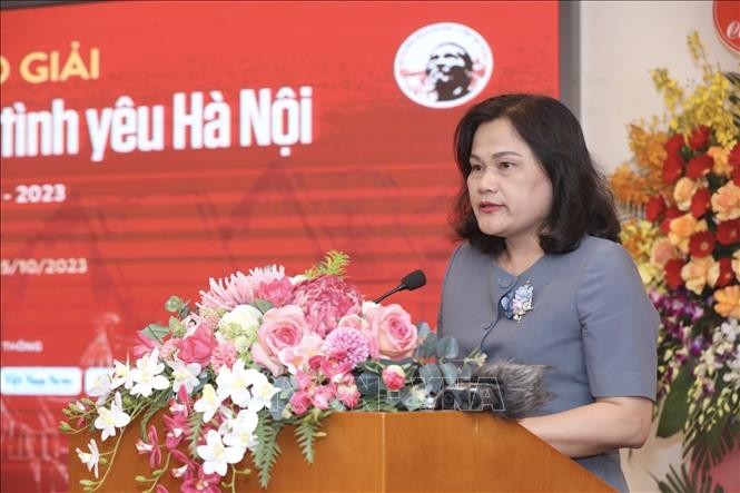 Giải thưởng Bùi Xuân Phái 2023: Vinh danh NSND Đặng Nhật Minh với Giải thưởng Lớn ảnh 3