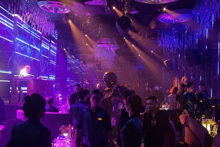 Quận Hoàn Kiếm: Phát hiện và xử lý nghiêm nhiều cơ sở kinh doanh 'bóng cười' trái phép ảnh 2