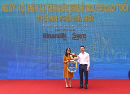 Hơn 2.000 người cao tuổi Hà Nội đồng diễn thể dục dưỡng sinh ảnh 3