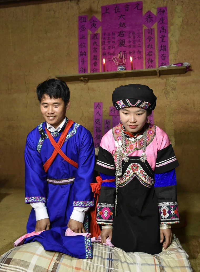 Lào Cai: Gìn giữ vẻ đẹp trang phục dân tộc Bố Y ảnh 1