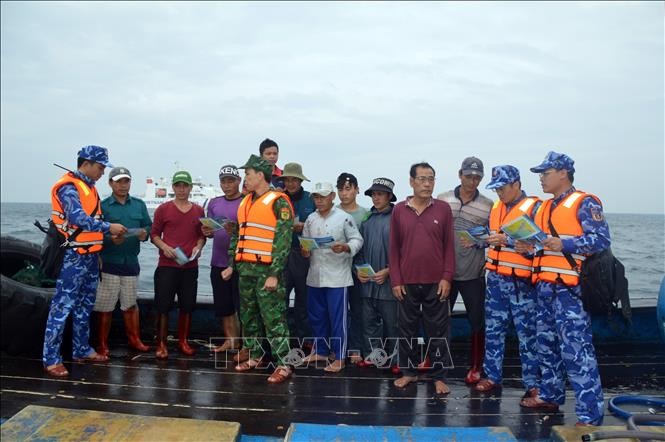 Cảnh sát biển Việt Nam và Trung Quốc: Xây dựng một vùng biển hòa bình, ổn định, tôn trọng pháp luật ảnh 1
