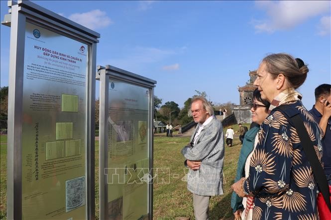 Triển lãm “Kinh thành Huế - dấu xưa còn lại” công bố gần 100 tài liệu mới ảnh 1