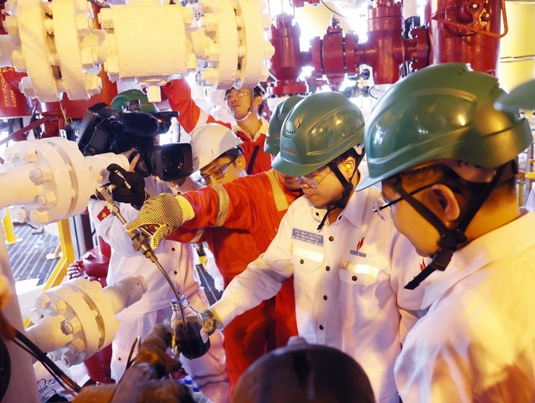 Chủ tịch nước Võ Văn Thưởng thăm, chúc Tết người lao động trên giàn khoan dầu khí ảnh 3