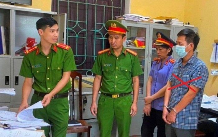 Hải Dương: Đối tượng chiếm đoạt tiền thờ cúng liệt sỹ lĩnh án 8 năm tù ảnh 1