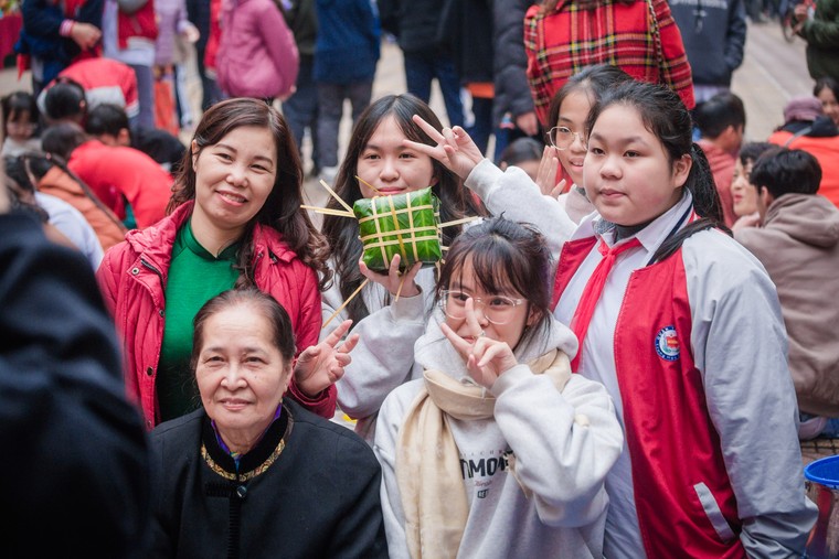 Ấm áp chương trình "Mừng Đảng - Mừng Xuân" của thầy và trò trường THCS An Dương ảnh 13