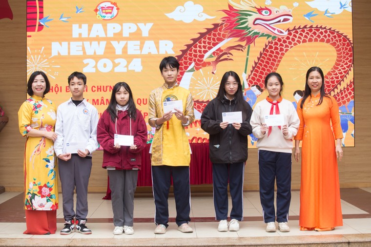 Ấm áp chương trình "Mừng Đảng - Mừng Xuân" của thầy và trò trường THCS An Dương ảnh 15