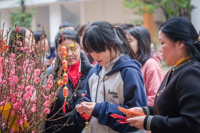 Ấm áp chương trình "Mừng Đảng - Mừng Xuân" của thầy và trò trường THCS An Dương ảnh 4