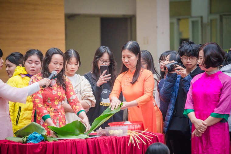 Ấm áp chương trình "Mừng Đảng - Mừng Xuân" của thầy và trò trường THCS An Dương ảnh 11
