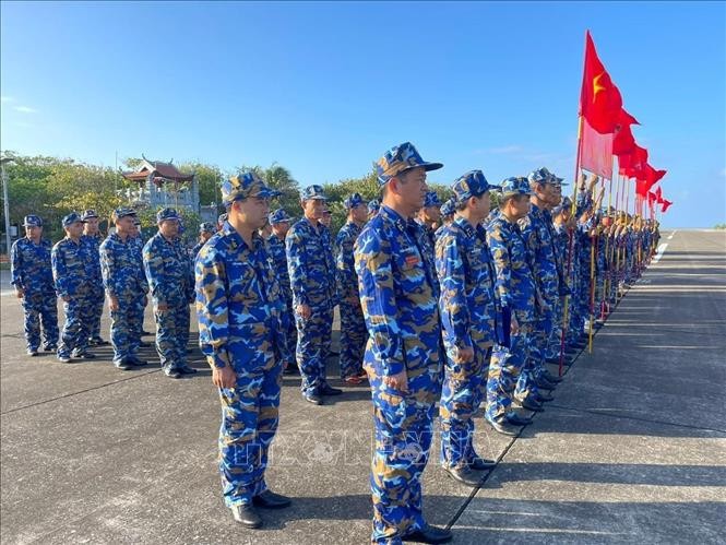 Huyện đảo Trường Sa hưởng ứng Tết trồng cây đầu năm mới ảnh 1