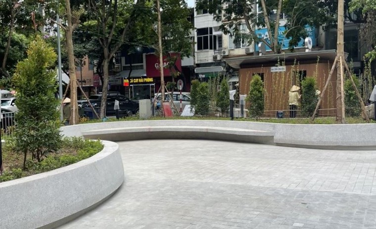 Vườn hoa cải tạo kiểu “bê tông hoá”: Đơn vị thi công vốn nhỏ nhưng trúng gói thầu lớn ảnh 2