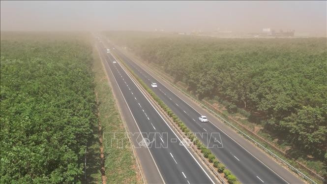 Tỉnh Đồng Nai yêu cầu khẩn trương khắc phục ô nhiễm bụi tại Sân bay Long Thành ảnh 1